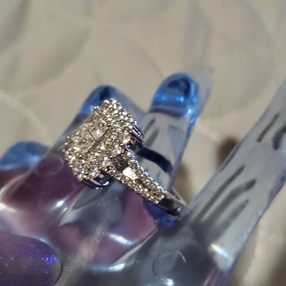 NEW SS BEAUTIFUL RING - Picture 2 of 3